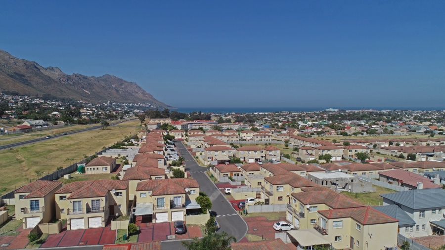 2 Bedroom Property for Sale in Admirals Park Western Cape